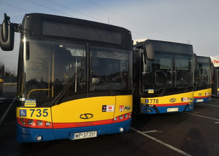 Autobusy na bazie KM-Płock w rzędzie